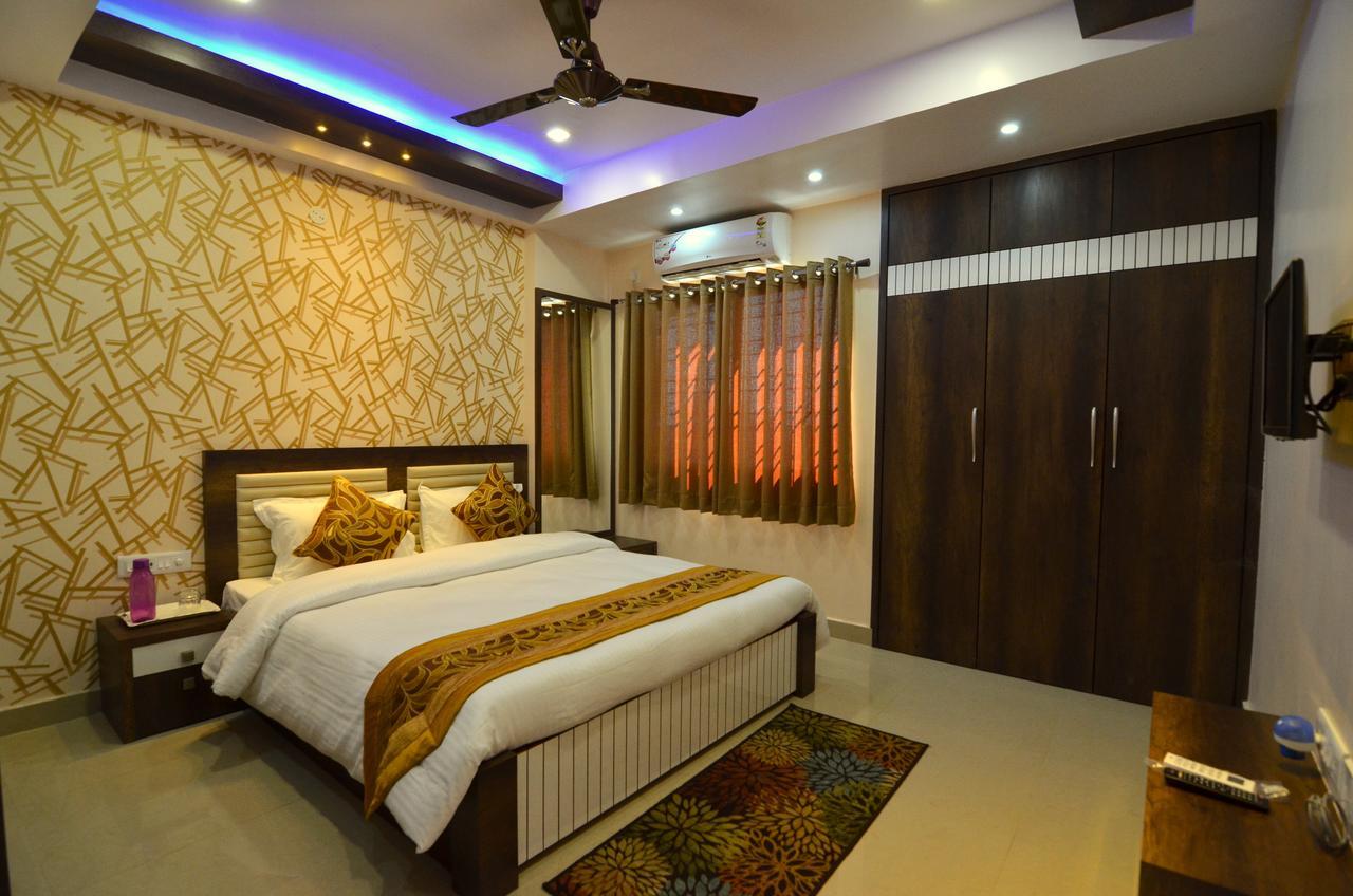 Tulip Residency Hotel Dibrugarh Buitenkant foto