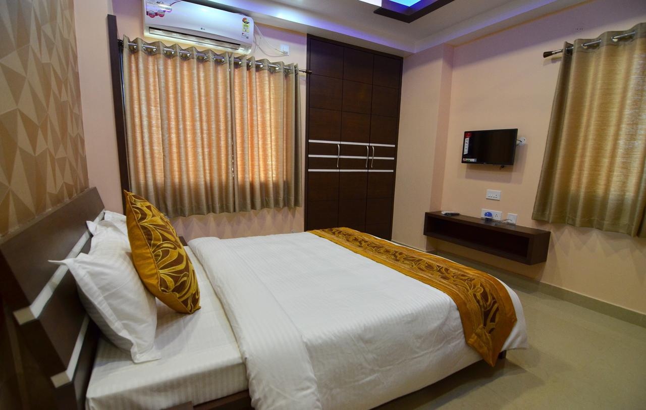 Tulip Residency Hotel Dibrugarh Buitenkant foto